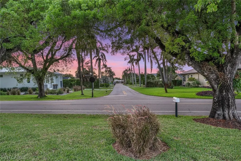 1294 13th Street N Naples FL 34102