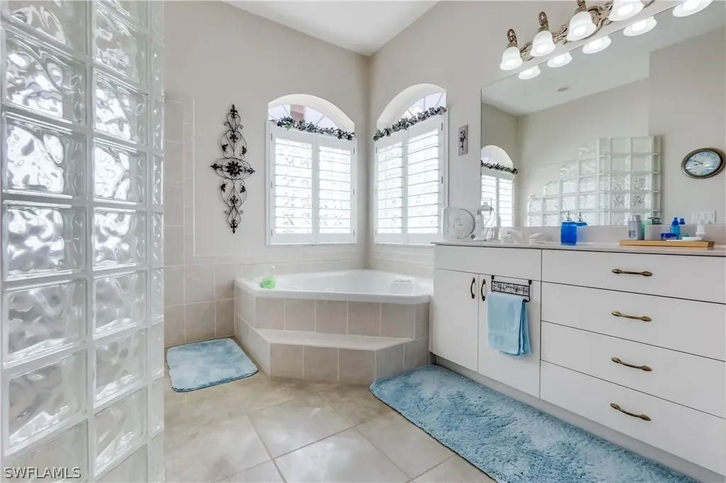 2125 SW 40th Terrace Cape Coral FL 33914
