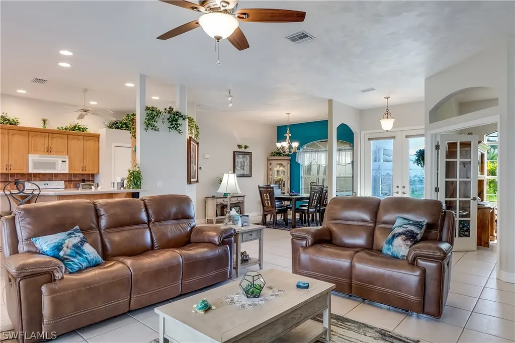 2125 SW 40th Terrace Cape Coral FL 33914