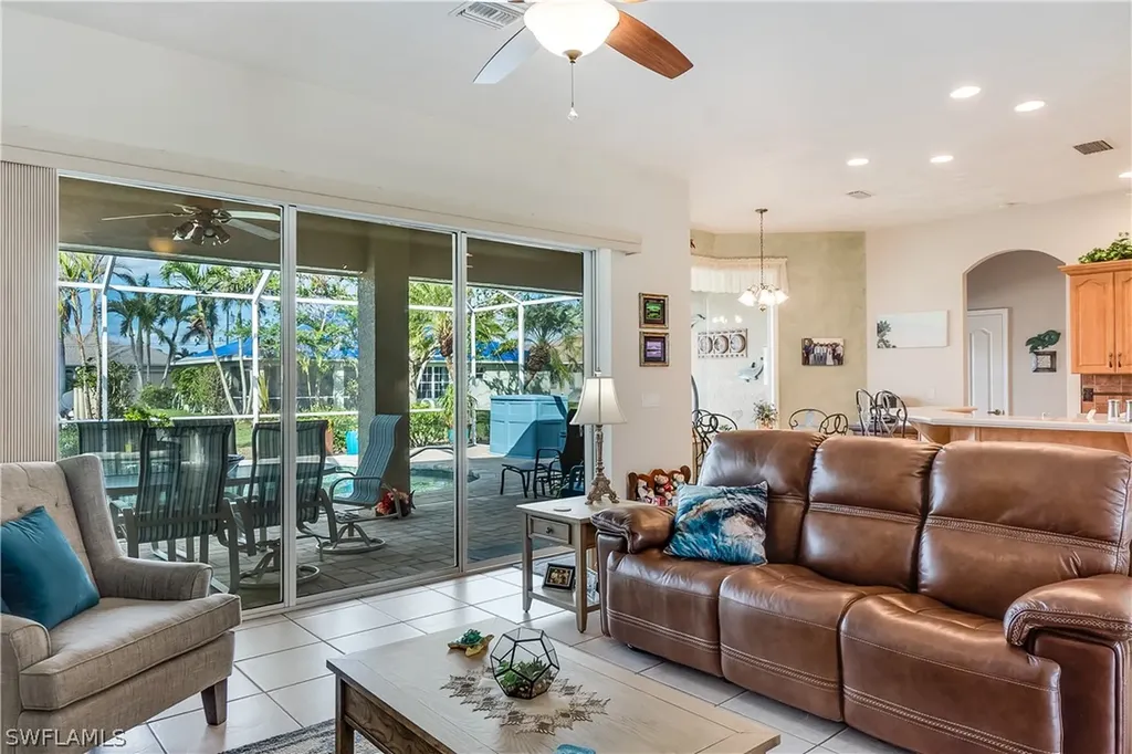 2125 SW 40th Terrace Cape Coral FL 33914