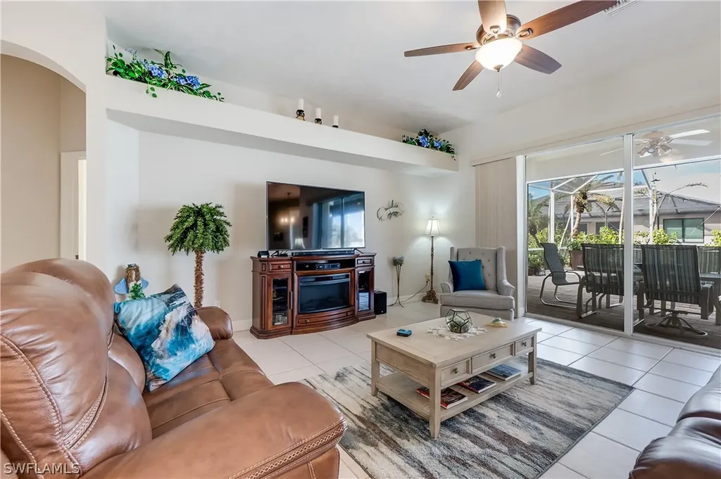 2125 SW 40th Terrace Cape Coral FL 33914