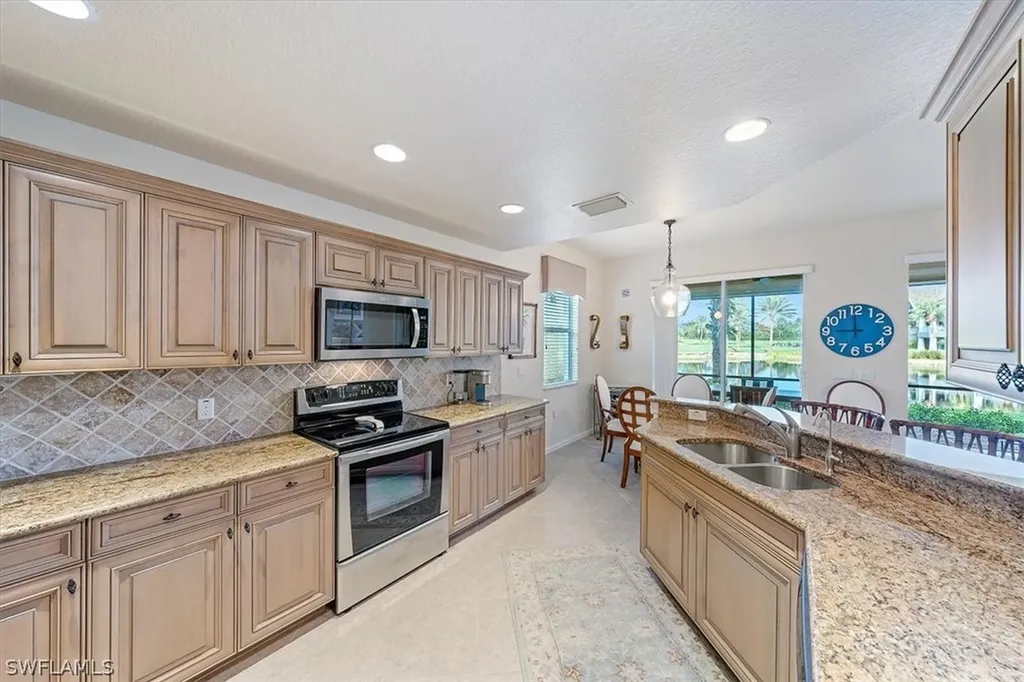 8727 Coastline Court Naples FL 34120