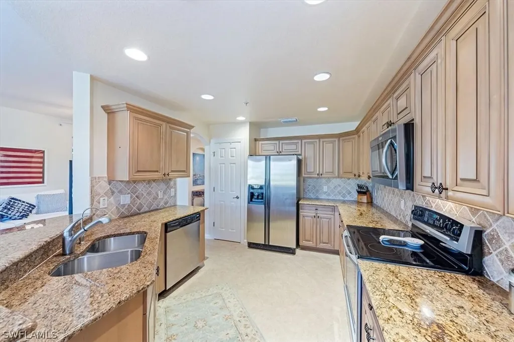 8727 Coastline Court Naples FL 34120
