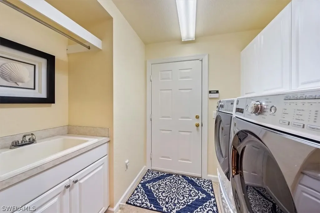 8727 Coastline Court Naples FL 34120
