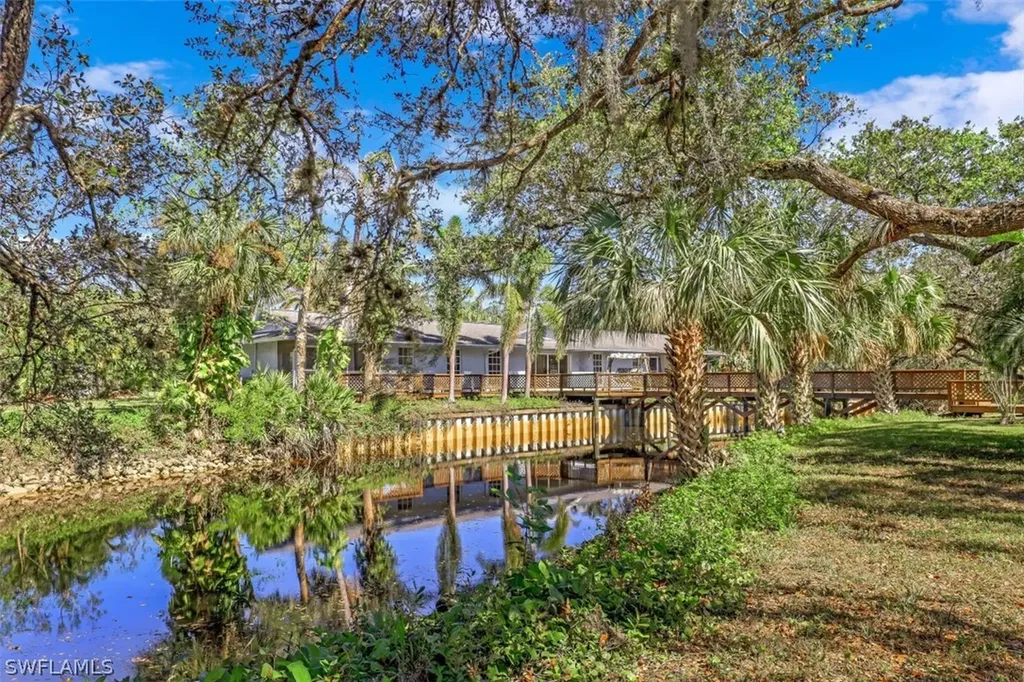 182 Cocohatchee Boulevard Naples FL 34110