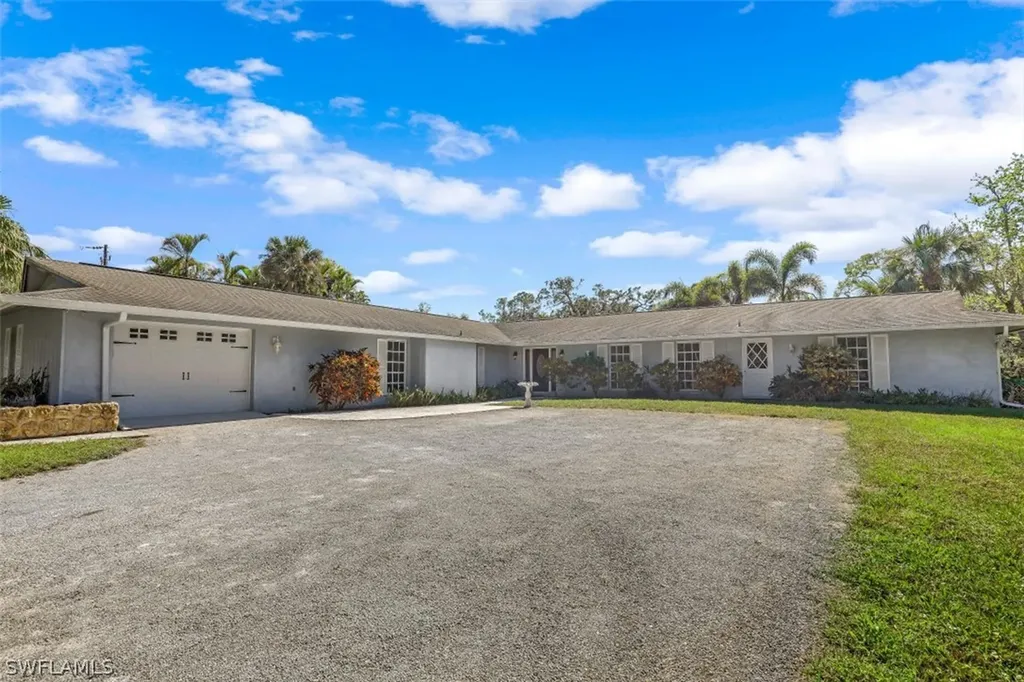 182 Cocohatchee Boulevard Naples FL 34110