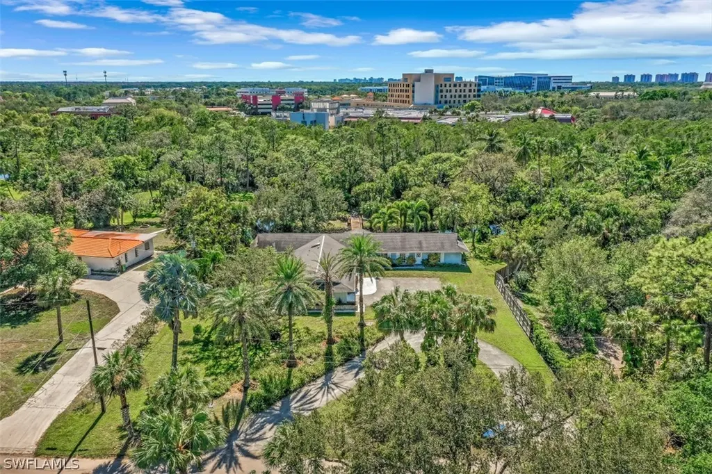 182 Cocohatchee Boulevard Naples FL 34110