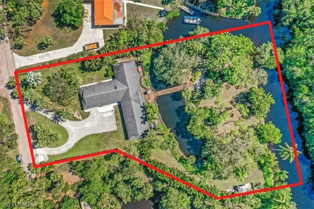 182 Cocohatchee Boulevard Naples FL 34110