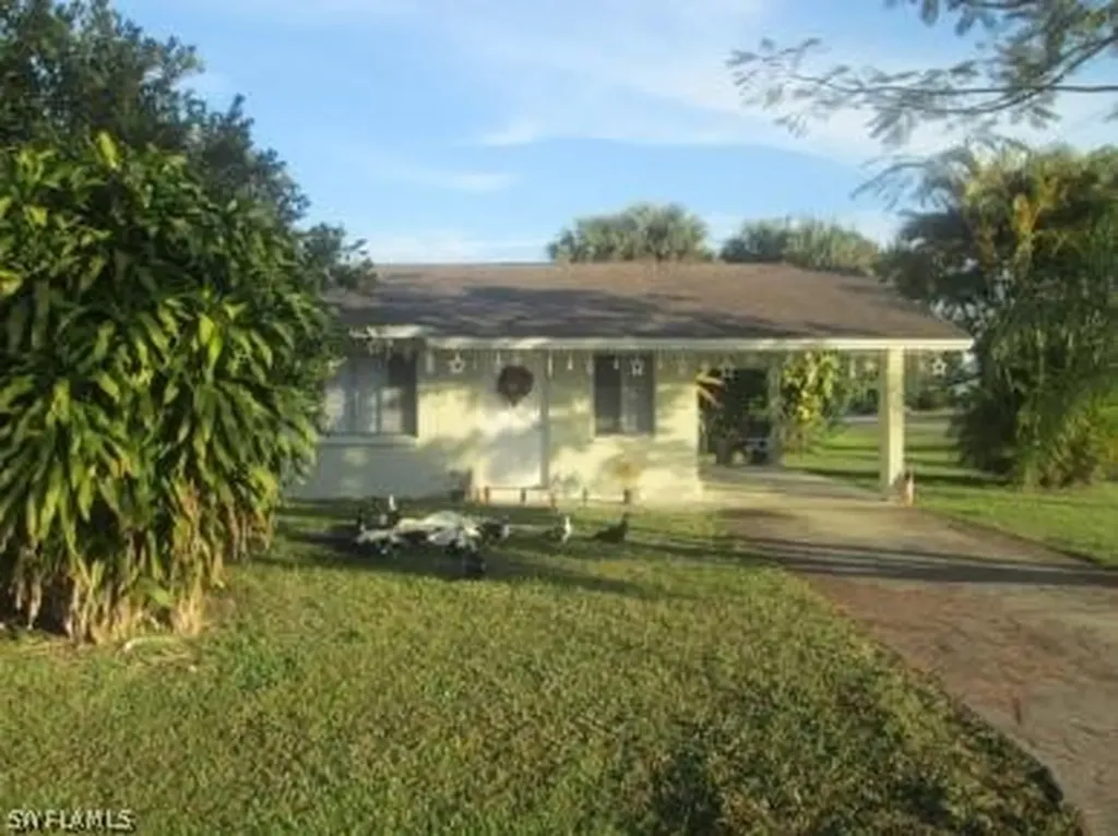 13932 Nassau Street Fort Myers FL 33905