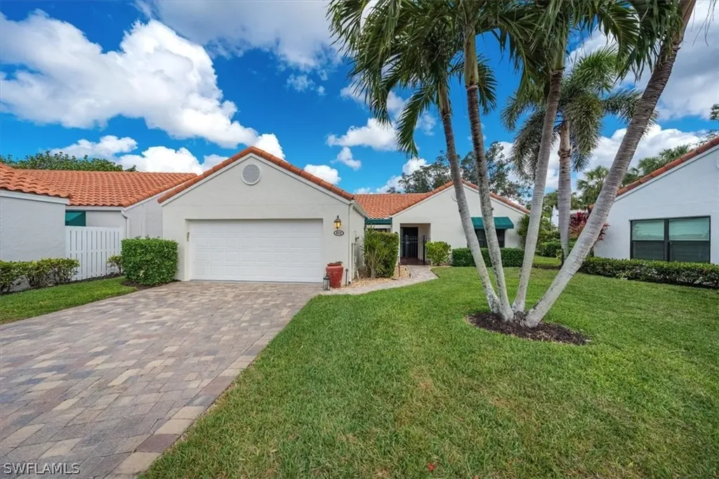 Naples FL, 812 Reef Point Circle, Unit 75