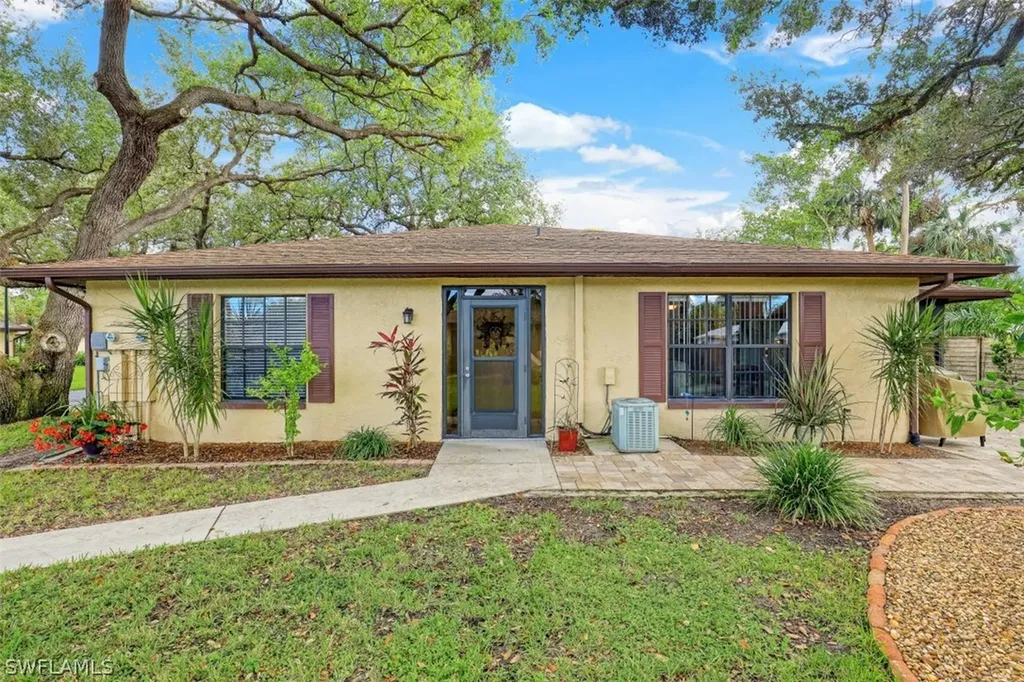 Bonita Springs FL, 10850 Leitner Creek Drive, Unit 142