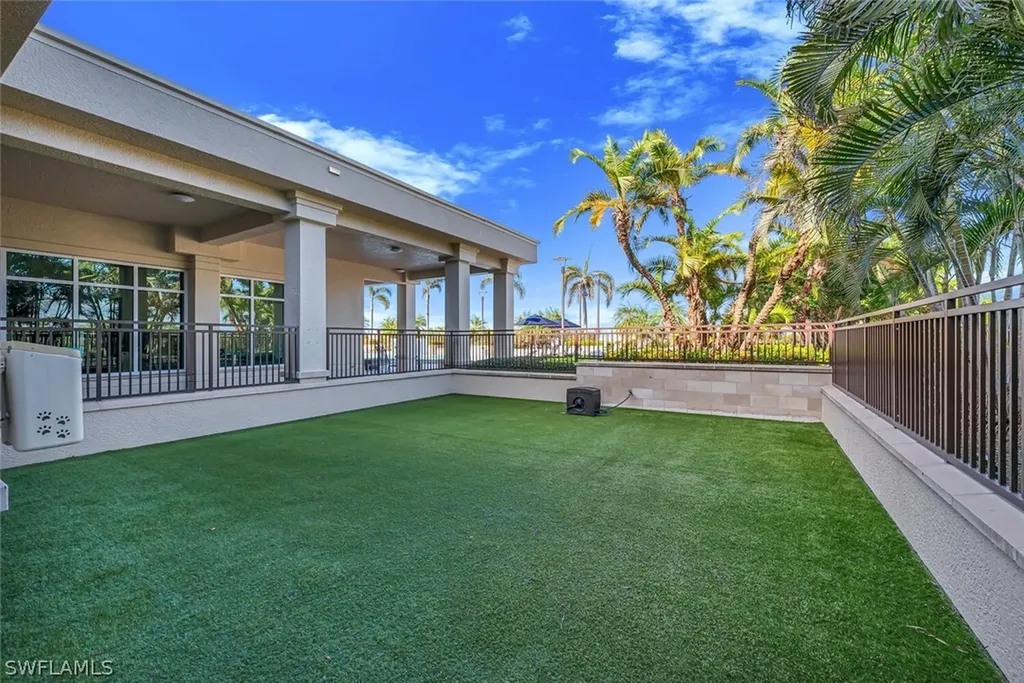 9115 Strada Place Naples FL 34108
