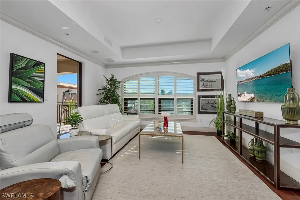 9115 Strada Place Naples FL 34108