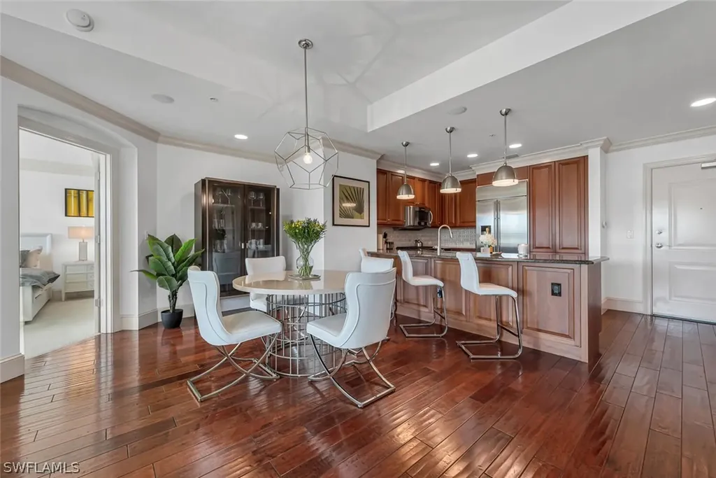 9115 Strada Place Naples FL 34108