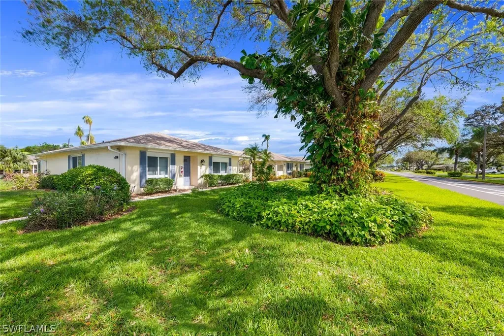 35 Glades Boulevard Naples FL 34112