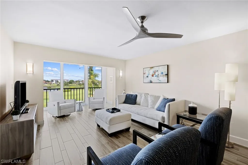 Naples FL, 29 High Point Circle E, Unit 304
