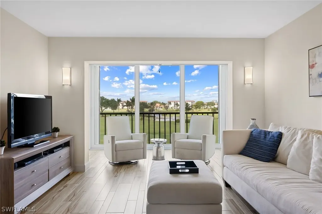 29 High Point Circle E Naples FL 34103