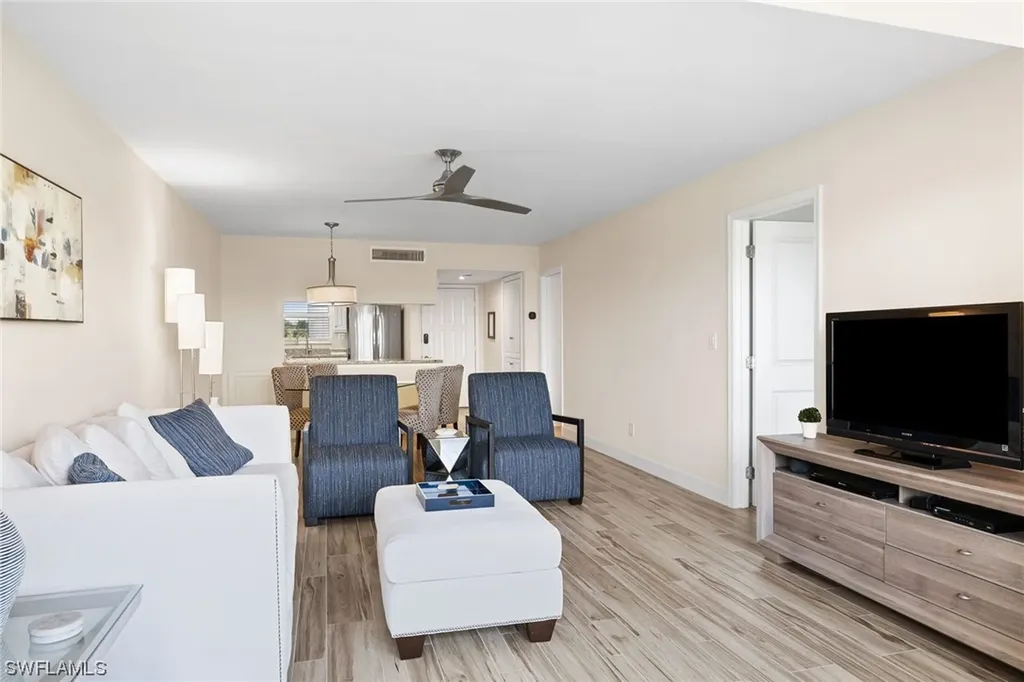 29 High Point Circle E Naples FL 34103