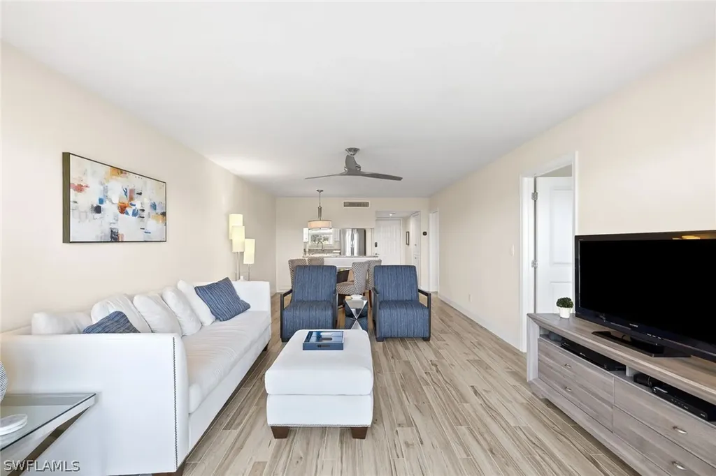29 High Point Circle E Naples FL 34103