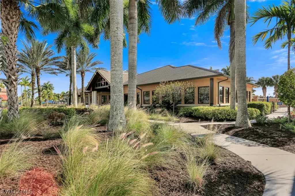 9015 Graphite Circle Naples FL 34120