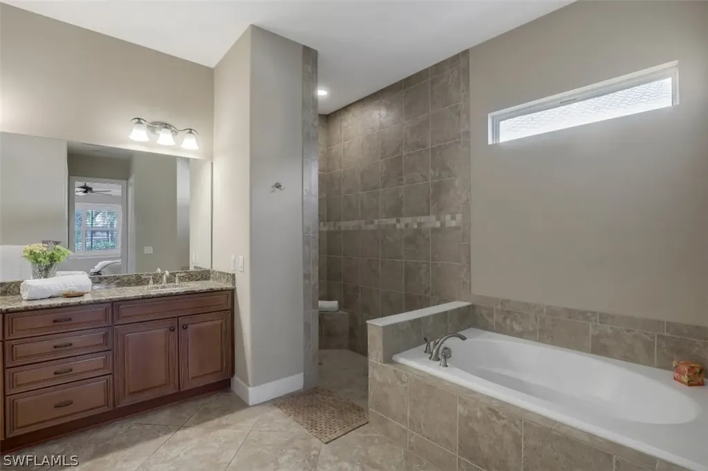 9096 Graphite Circle Naples FL 34120