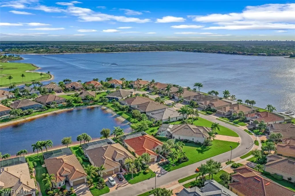 9096 Graphite Circle Naples FL 34120