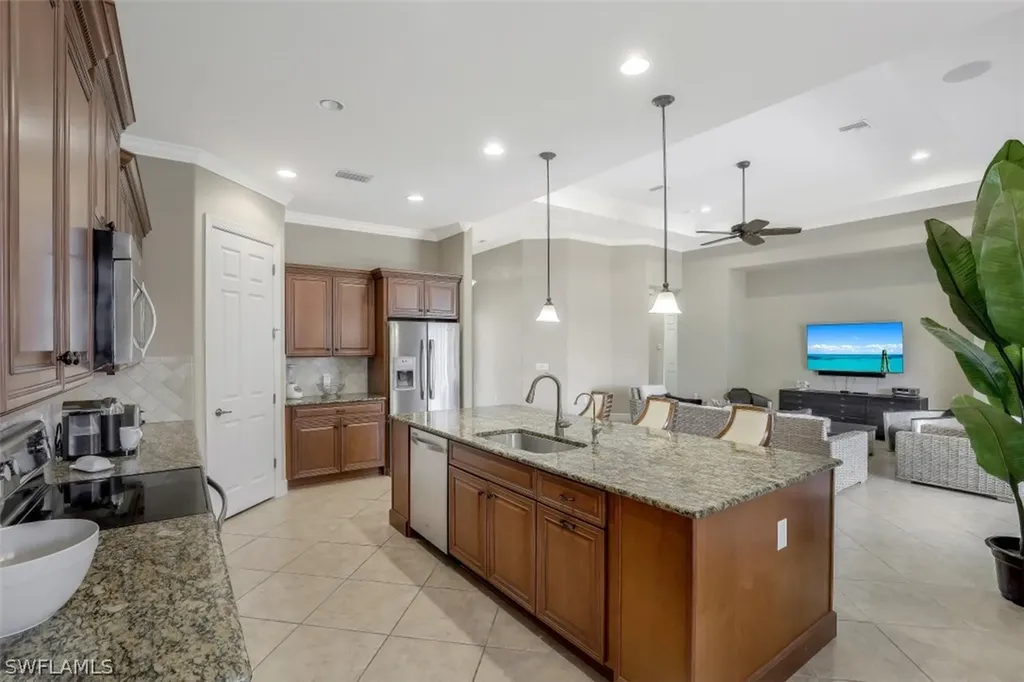 9096 Graphite Circle Naples FL 34120
