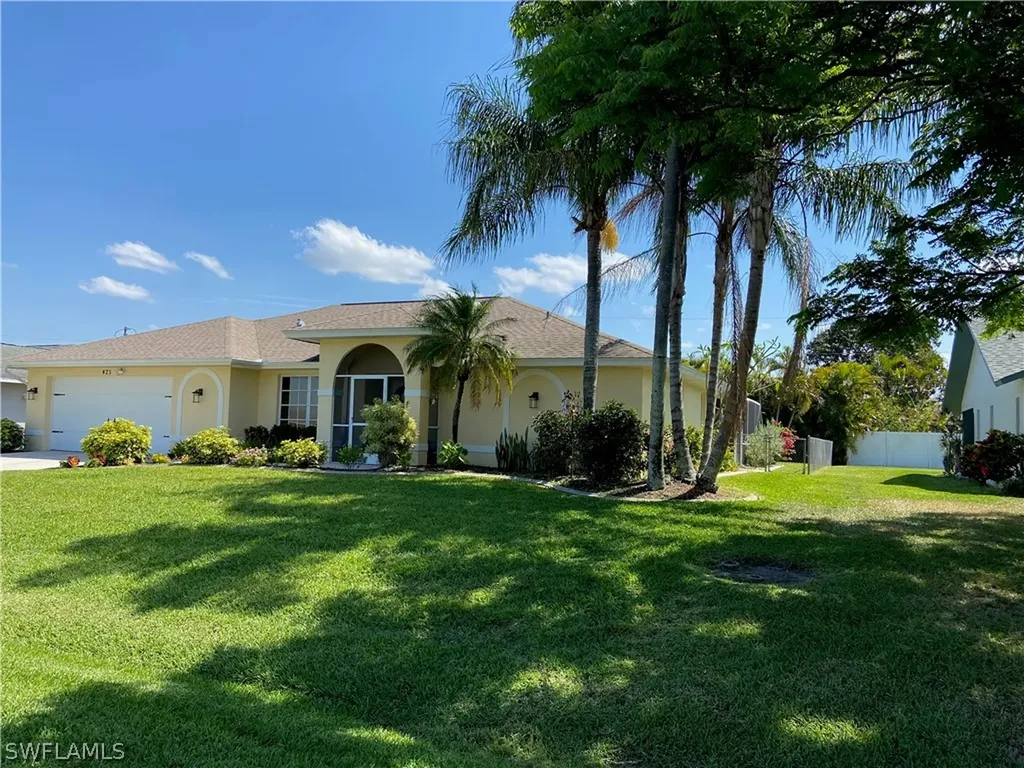 425 SE 9th Place Cape Coral FL 33990