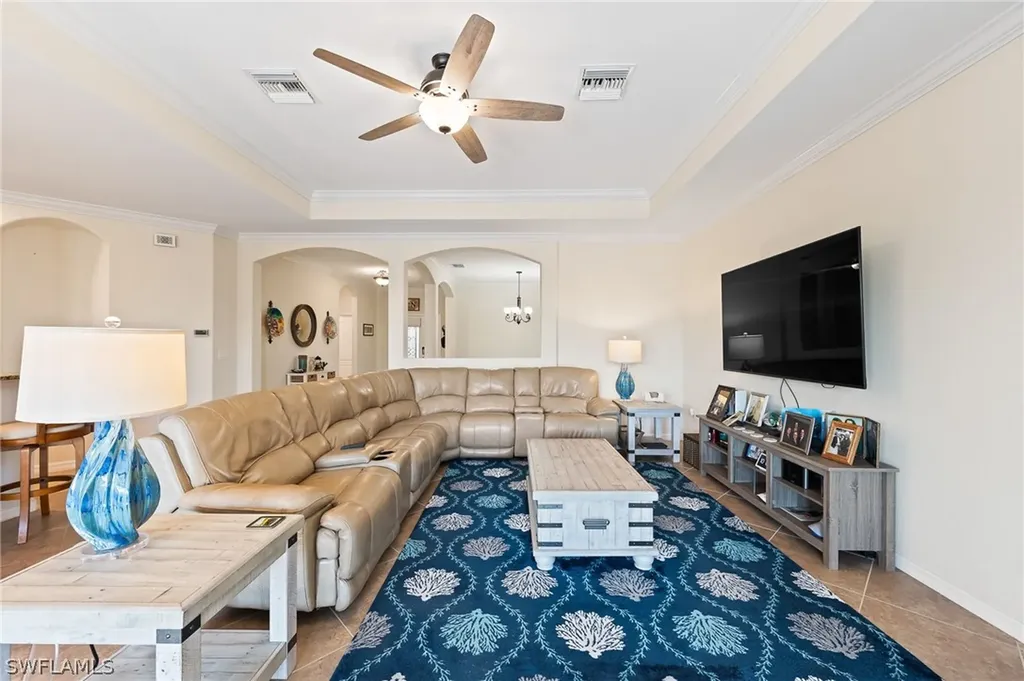 2094 Satsuma Lane Naples FL 34120