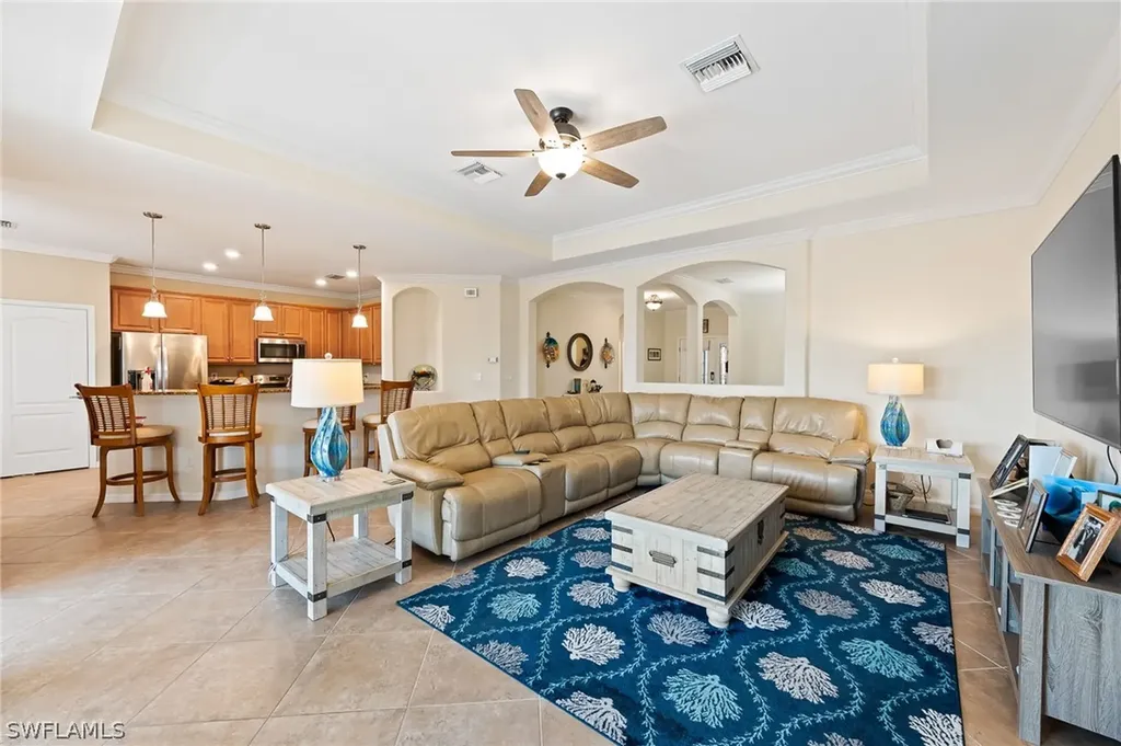 2094 Satsuma Lane Naples FL 34120