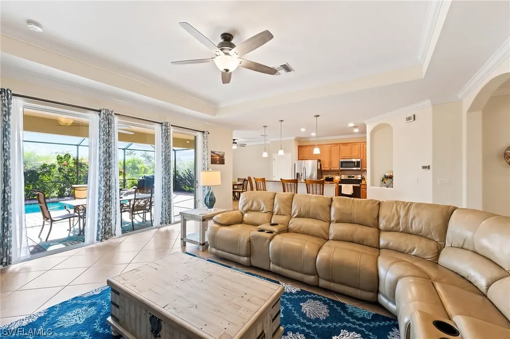 2094 Satsuma Lane Naples FL 34120