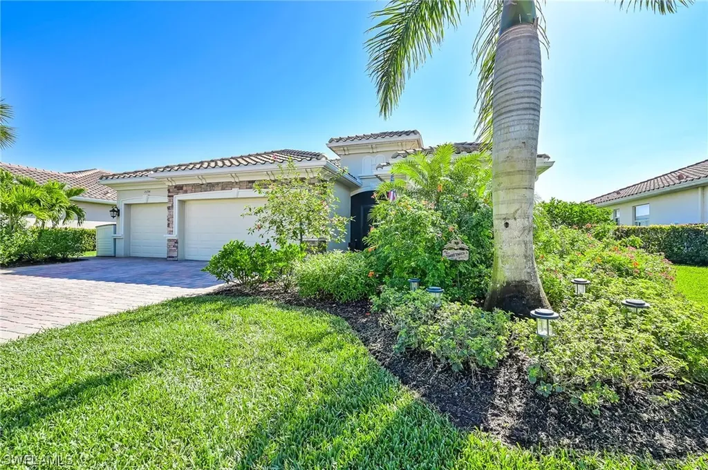 2094 Satsuma Lane Naples FL 34120