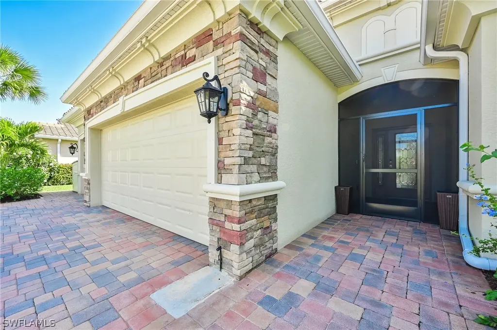 2094 Satsuma Lane Naples FL 34120