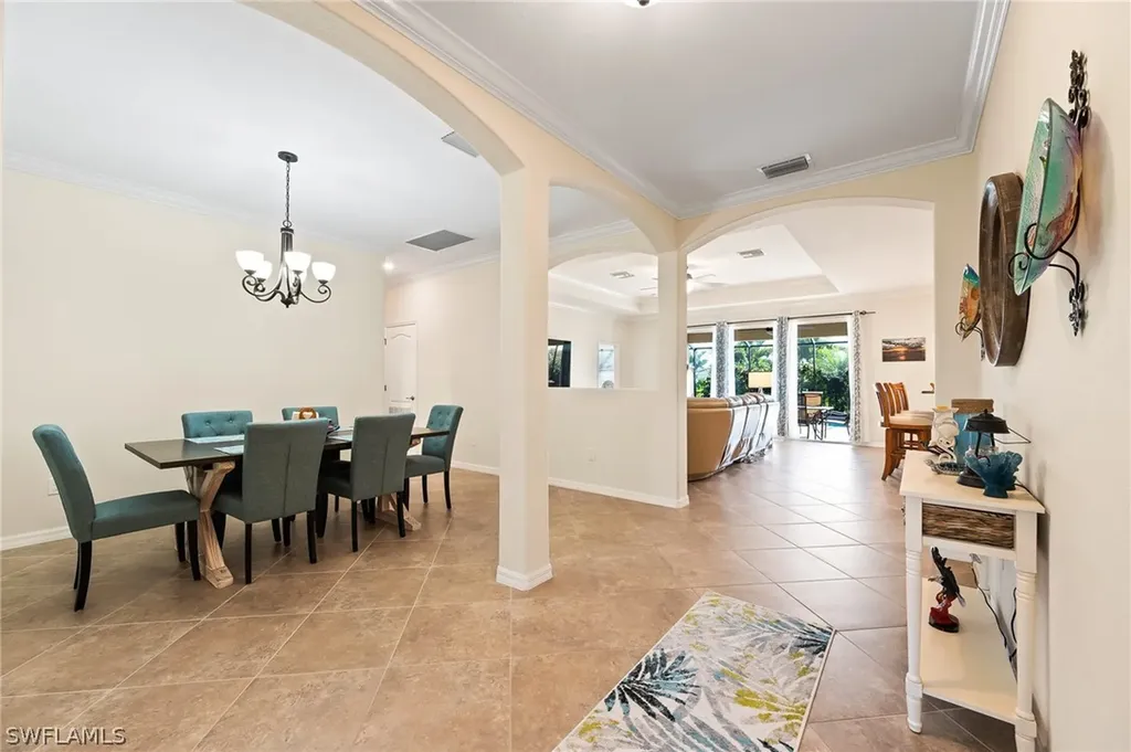 2094 Satsuma Lane Naples FL 34120