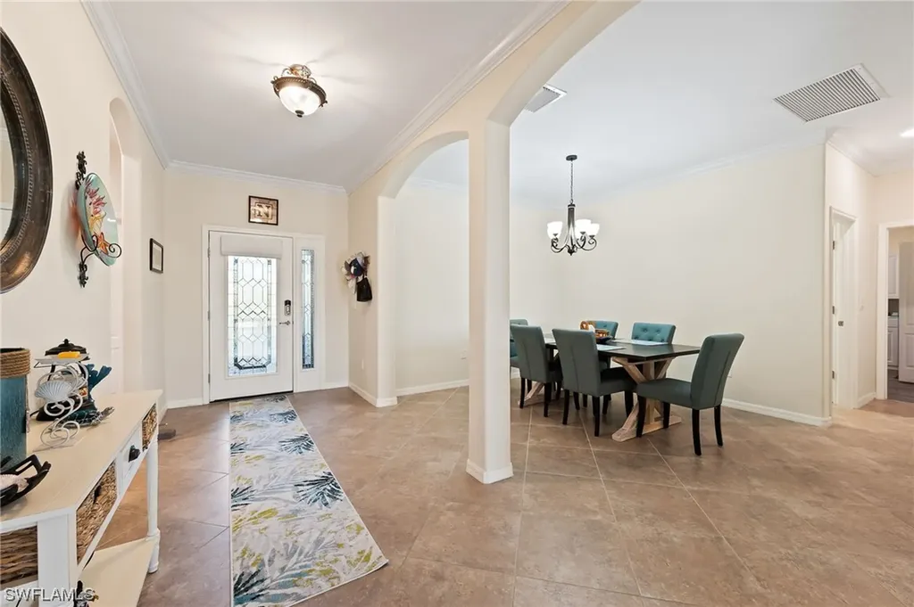 2094 Satsuma Lane Naples FL 34120