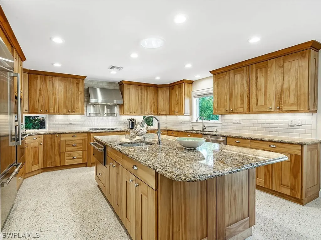 746 Windlass Way Sanibel FL 33957