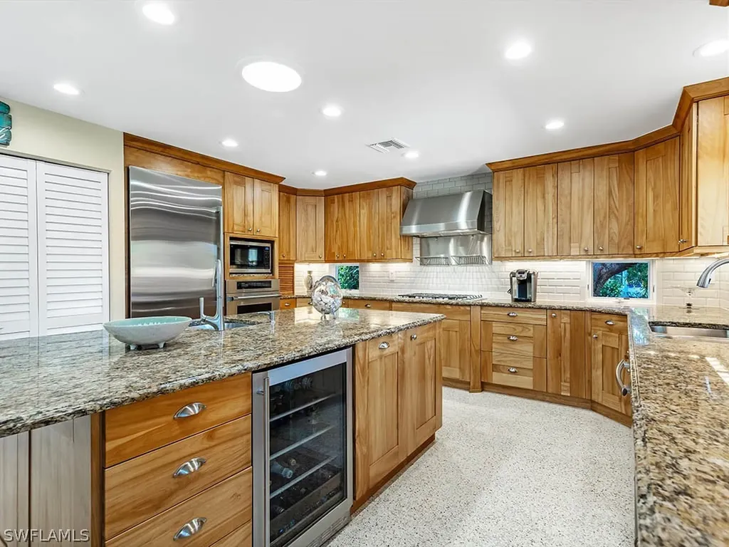 746 Windlass Way Sanibel FL 33957