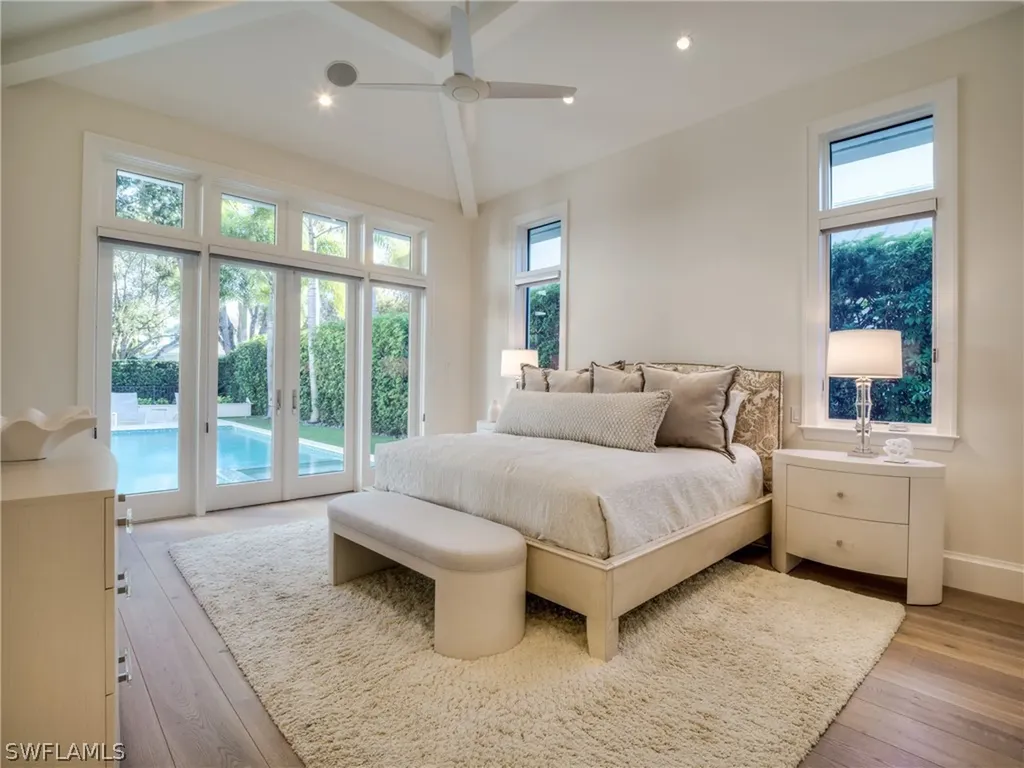 621 7th Street N Naples FL 34102