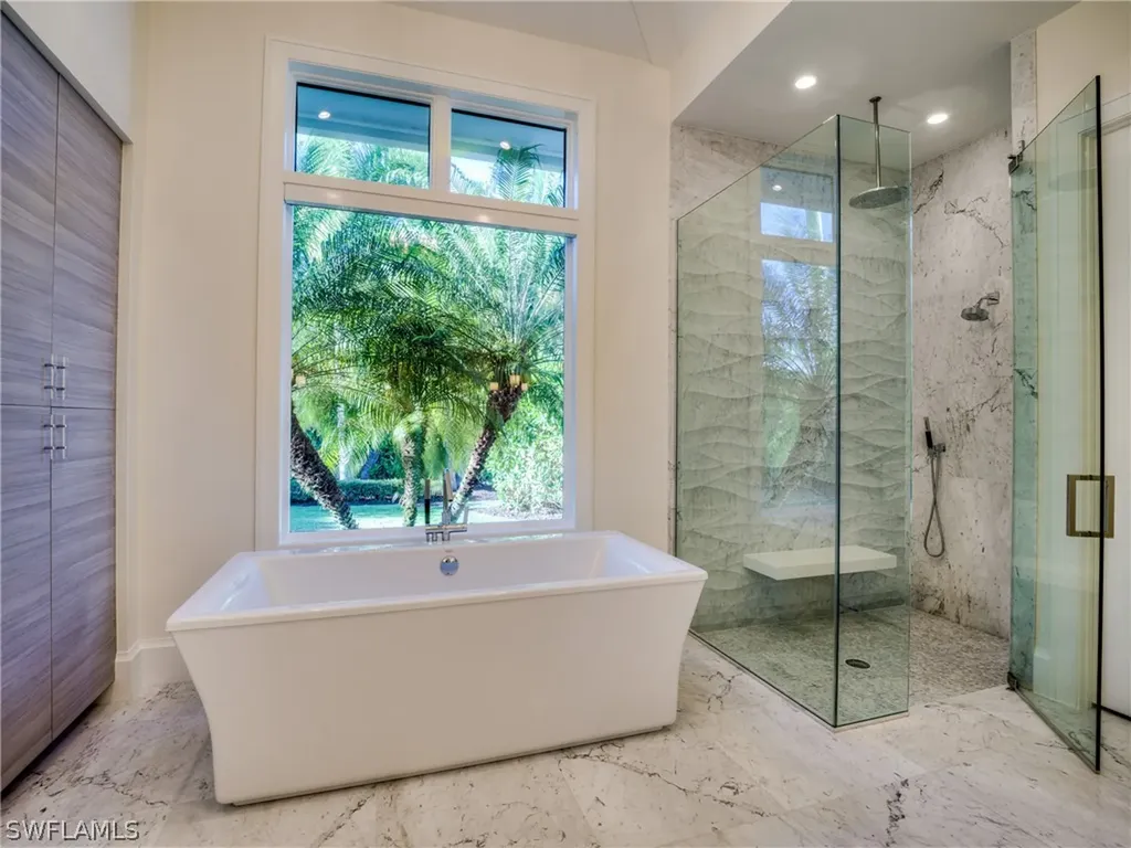 621 7th Street N Naples FL 34102