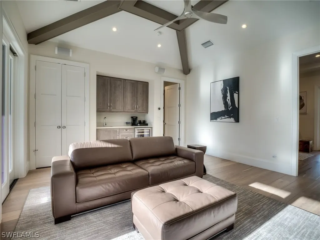 621 7th Street N Naples FL 34102