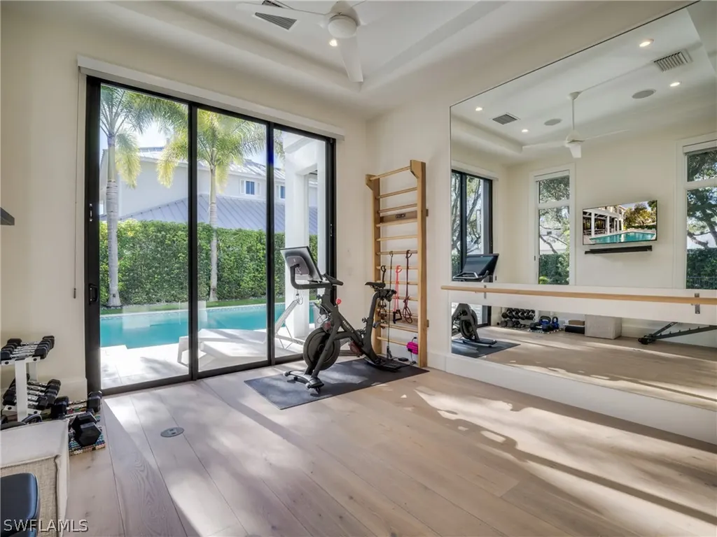 621 7th Street N Naples FL 34102