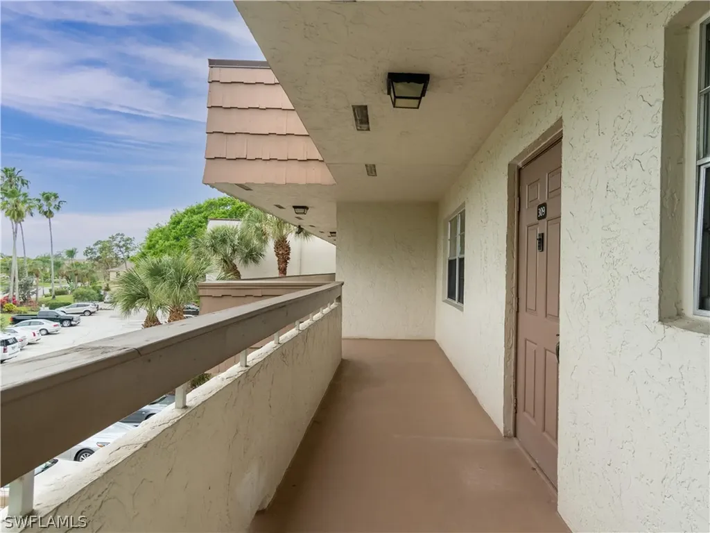 499 Forest Lakes Boulevard Naples FL 34105