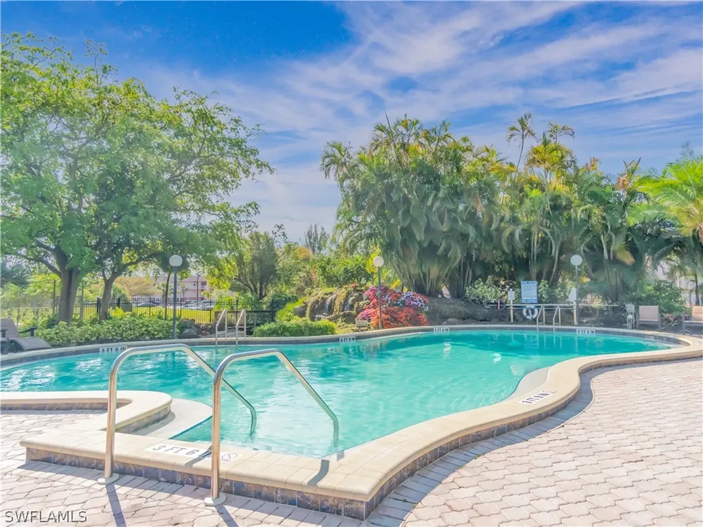 499 Forest Lakes Boulevard Naples FL 34105