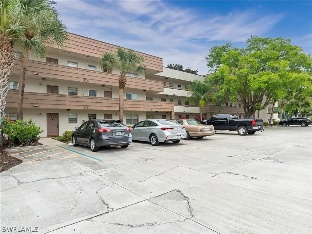 499 Forest Lakes Boulevard Naples FL 34105