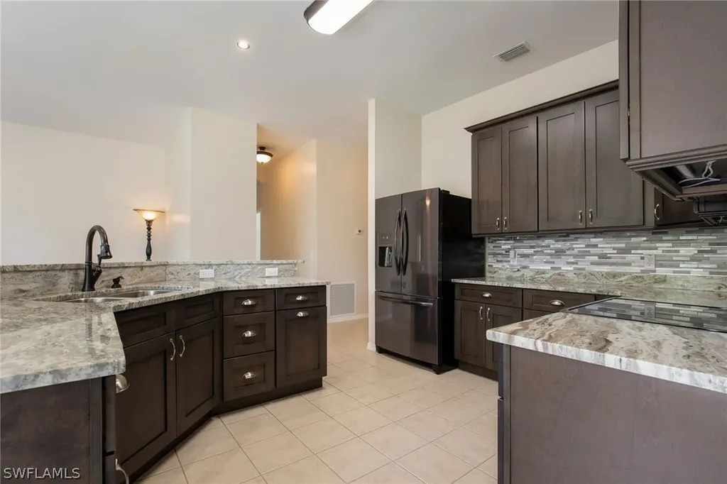 3720 35th Avenue NE Naples FL 34120