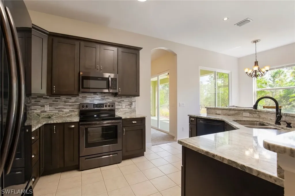 3720 35th Avenue NE Naples FL 34120