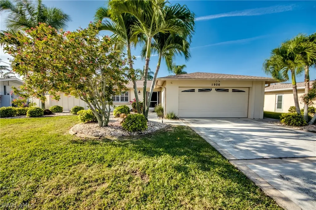 1906 SE 37th Terrace Cape Coral FL 33904