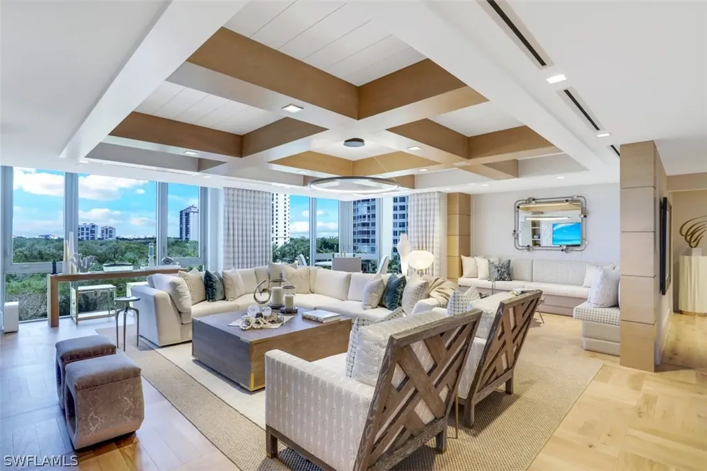 6897 Grenadier Boulevard Naples FL 34108