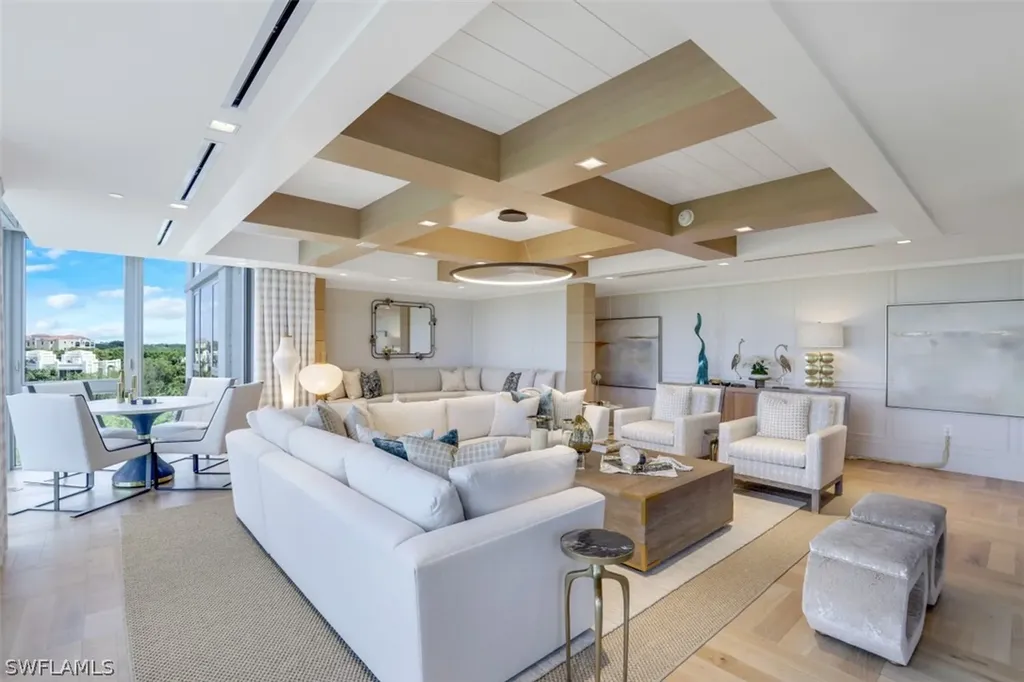 6897 Grenadier Boulevard Naples FL 34108