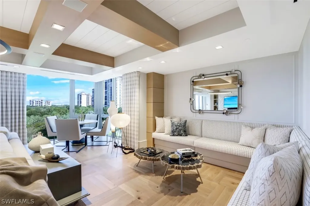 6897 Grenadier Boulevard Naples FL 34108